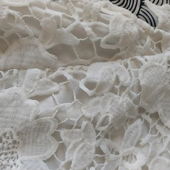 Lace Blouse - Picture 2 of 6